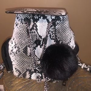 Used Aldo purse, excellent condition faux leather with